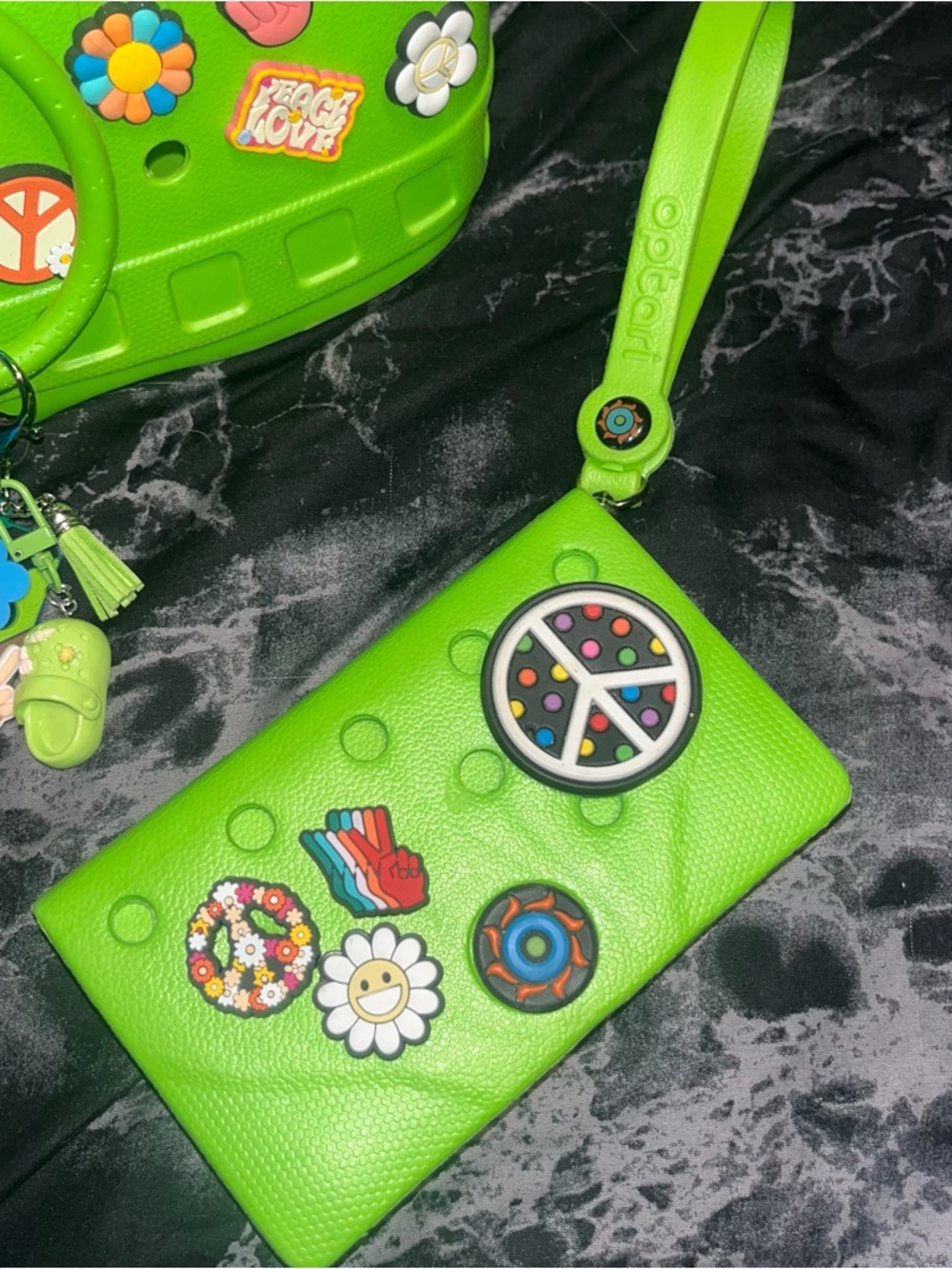 Bright Lime Green Jibbitz-Decorated croc Tote and Wallet with keychain - Picture 4 of 8